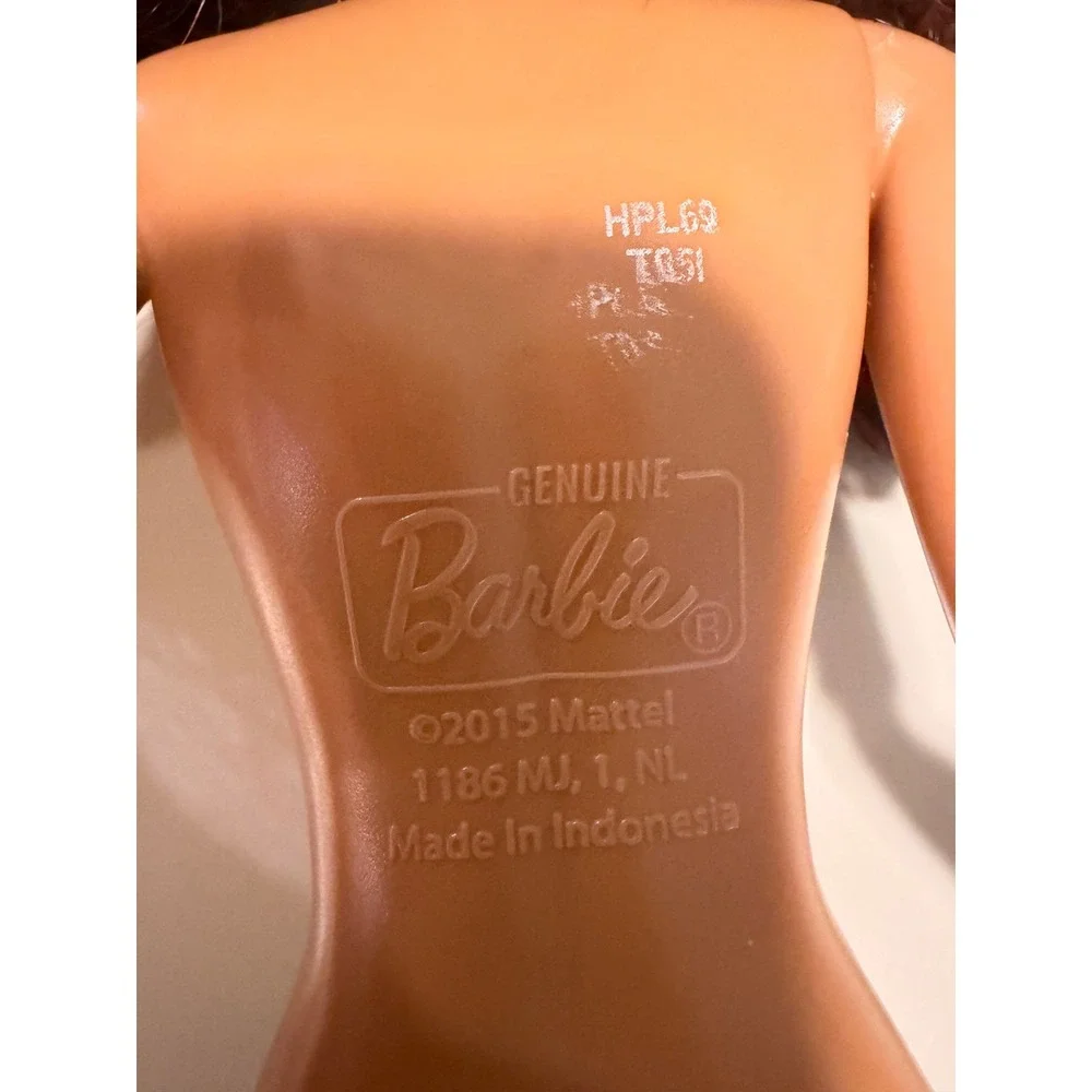 Mattel Barbie Doll fashionist hybridTan Skin DarkWavy Hair Pink Articulated 2015